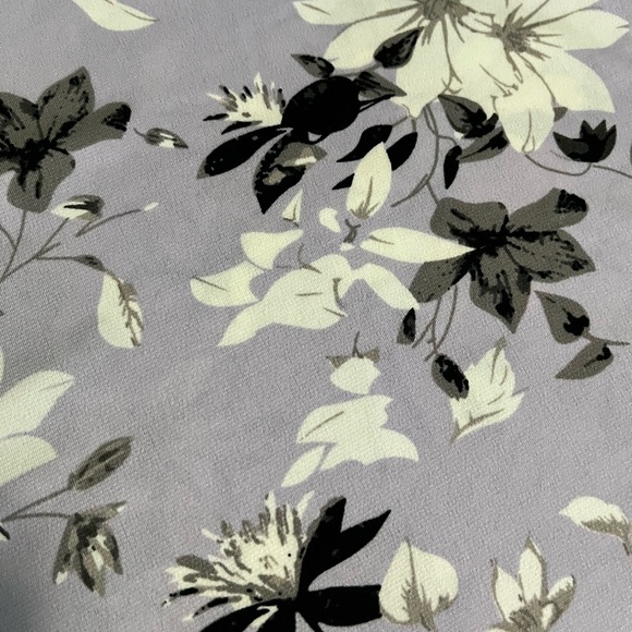 Revolution Top Women’s XXL Floral‎ Lavender Blouse Sleeveless New With Ts… - Picture 6 of 9